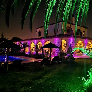 Paraiso - Naturism Optional Adults Only Couette-café